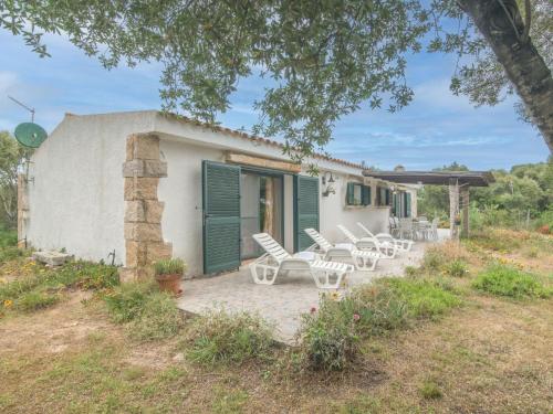 Κήπος έξω από το Holiday Home Stazzu Mendola by Interhome