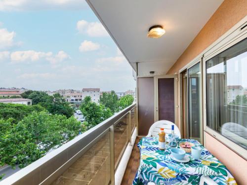 Balcony o terrace sa Apartment Les Platanes-3 by Interhome