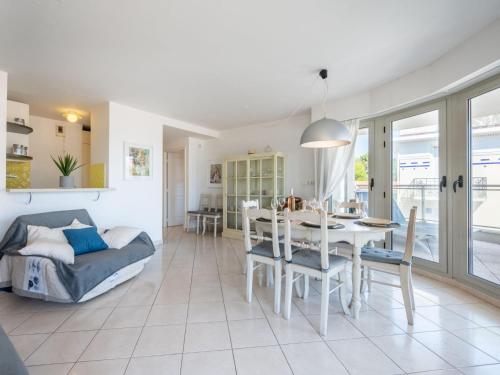 Apartment Les allées du Cap-2 by Interhome