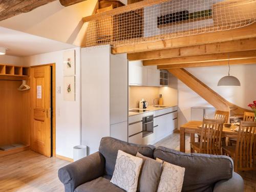 Η κουζίνα ή μικρή κουζίνα στο Apartment Chesa Olgiati 1 by Interhome
