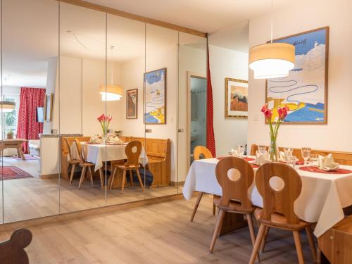 Fotografie z fotogalerie ubytování Apartment Chesa Derby 27 by Interhome v destinaci St. Moritz