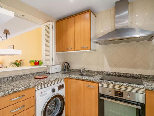 Apartment Los patios de Santa Maria by Interhome