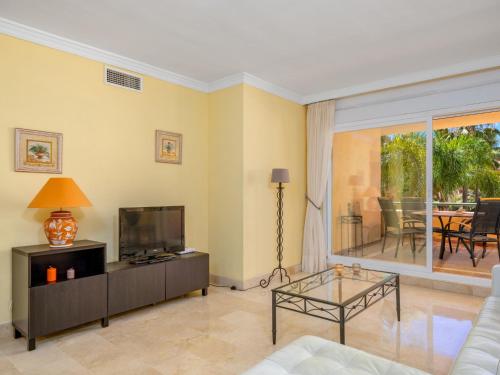 Apartment Los patios de Santa Maria by Interhome