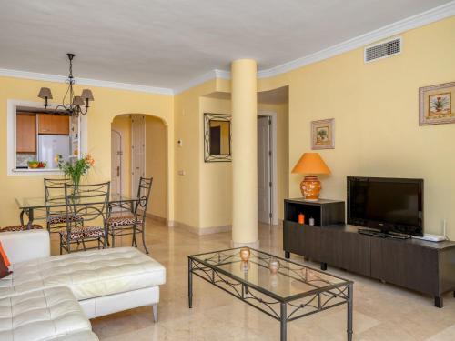 Apartment Los patios de Santa Maria by Interhome