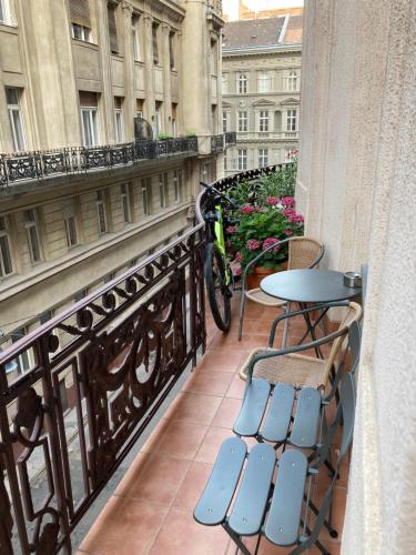 Un balcón o terraza en Anabelle Bed and Budapest