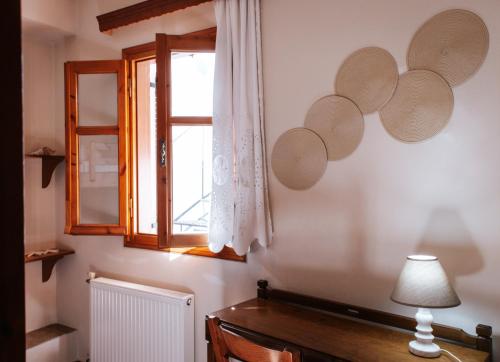 Ett badrum på Chaniotis Home, In the heart of Kinidaros