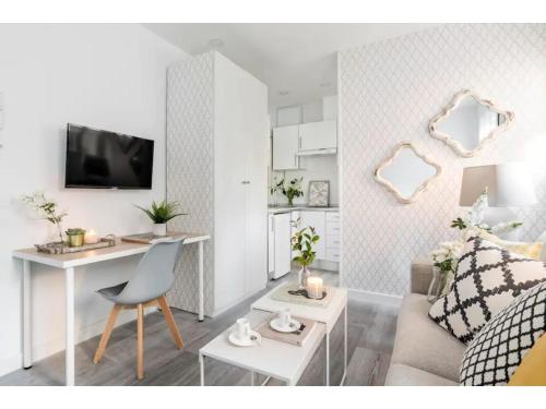 Cozy studio (14m2) in Arturo Soria area D3
