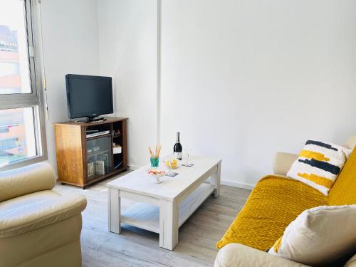 Très bel appartement face au port Santa -Piscine