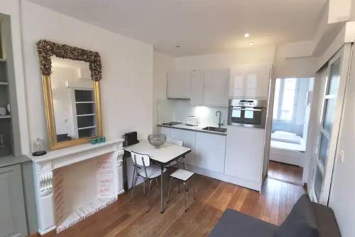 Fotografie z fotogalerie ubytování 2 pièces au cœur de trouville / rue des bains v destinaci Trouville-sur-Mer