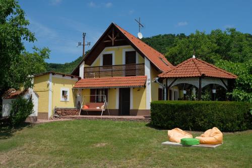 Panoráma Nyaraló 8281 Szentbékkálla, Fekete hegy 4. kép - 3