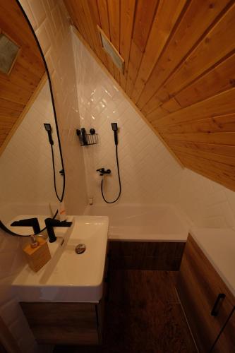 A bathroom at Panoráma Nyaraló