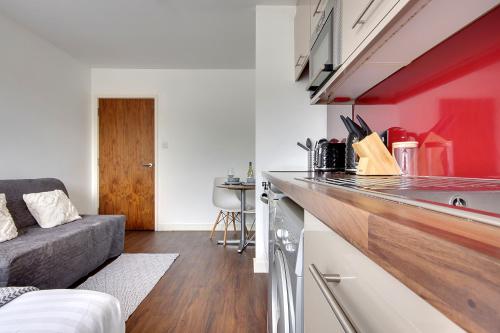 Gallery image of Hill House Holiday Apartments in Bournemouth