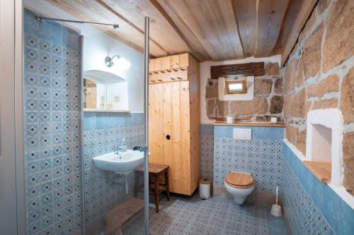 Ванная комната в Adršpach chalupa