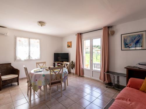 Villa Les Rosiers by Interhome
