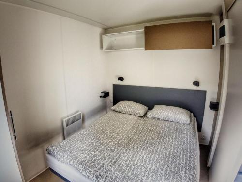 Posteľ alebo postele v izbe v ubytovaní Holiday Home Florida by Interhome