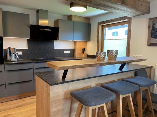 Dapur atau dapur kecil di Holiday Home Nussbaum by Interhome