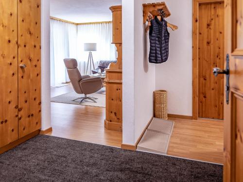 Apartment Chesa Auricula 1-1 by Interhomeにあるシーティングエリア