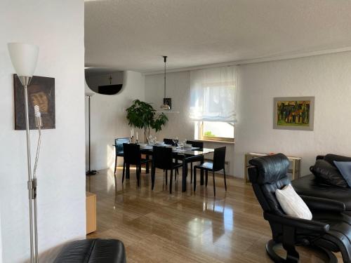 Posezení v ubytování Apartment Lakeview by Interhome