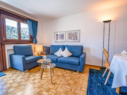 Istumisnurk majutusasutuses Apartment Chesa Palüdin 8 - Celerina by Interhome