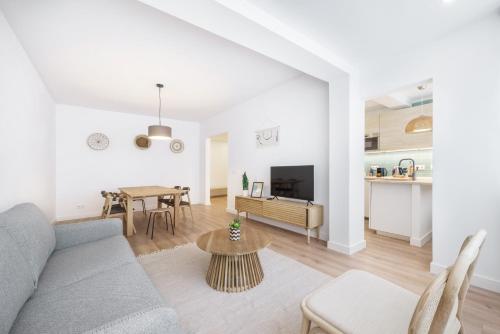 Green Apartment by Olala Homes