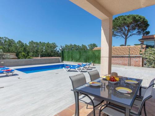 Holiday Home Granada, Vidreres – Updated 2022 Prices