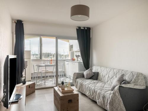 Apartment Les Héliades-2 by Interhome