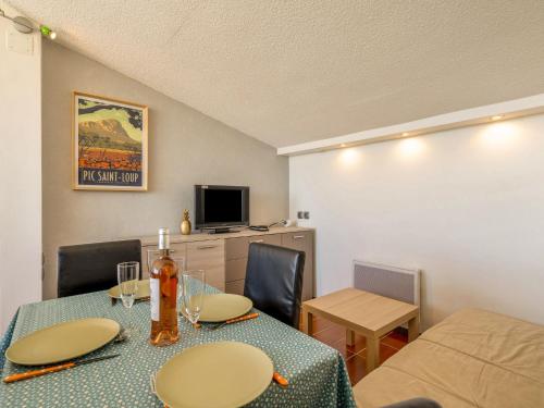 Apartment Les Héliades-1 by Interhome