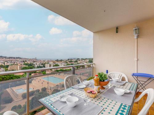 Balkón alebo terasa v ubytovaní Apartment Les Côteaux du Préconil-5 by Interhome