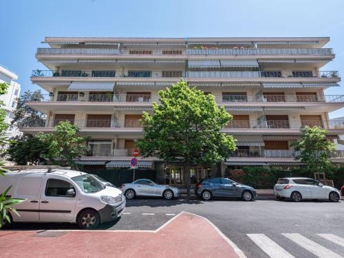 Apartment Le Valencia by Interhome