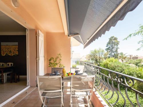 Apartment Le Roumanille by Interhome