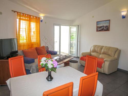 Ruang duduk di Apartment Ivanka by Interhome