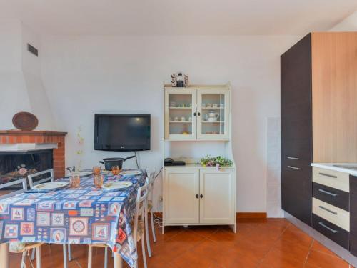 Kuchyň nebo kuchyňský kout v ubytování Apartment Terrazza di Paolo by Interhome