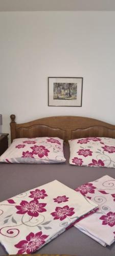 Posteľ alebo postele v izbe v ubytovaní Apartments Anđa near Queen Beach