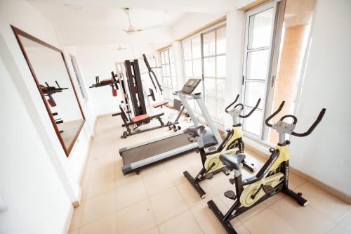 Pusat kecergasan dan/atau kemudahan kecergasan di PLUS 33 HOTEL