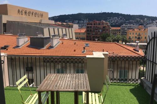 Studio avec TERRASSE pour 2 personnes à Nice !