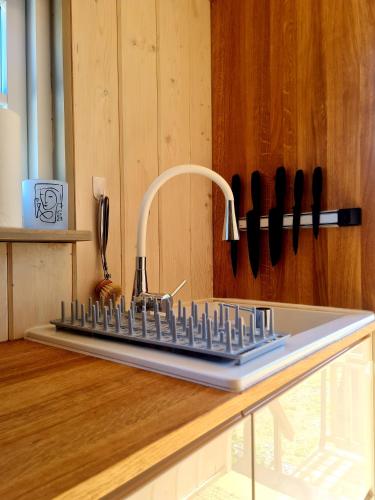 a computer keyboard sitting on top of a counter at Maringotka KLINGER in Banská Štiavnica