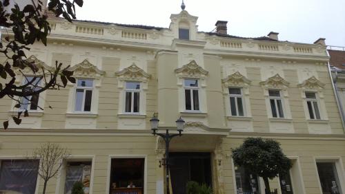 Zdjęcie z galerii obiektu Baross Boutique Apartman w Győr