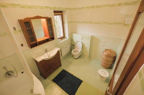 Koupelna v ubytování Chalupa nad Rančem