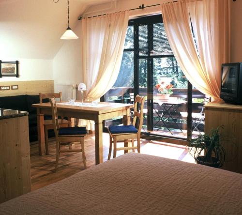 Foto dalla galleria di Apartments Bledea a Bled