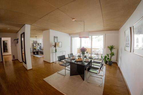 BONNYSTAY I Design 100qm l Zentral I 4 Personen l Garage l Netflix