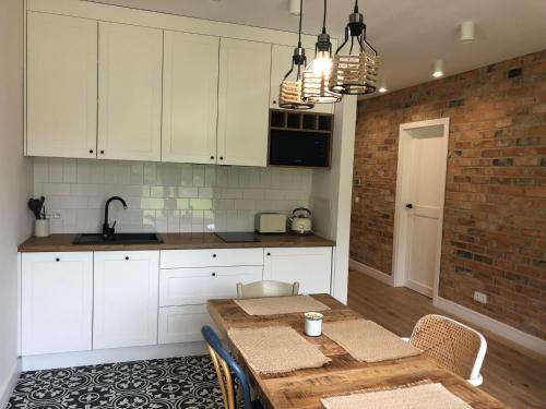 Η κουζίνα ή μικρή κουζίνα στο Calma House Ublik