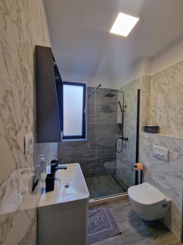 Phòng tắm tại Apartments Marebella