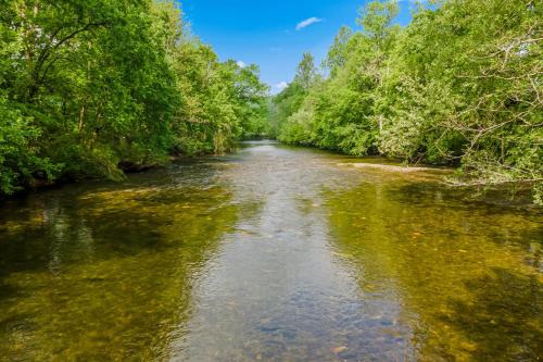 Waters Edge Cabin – Photos 3