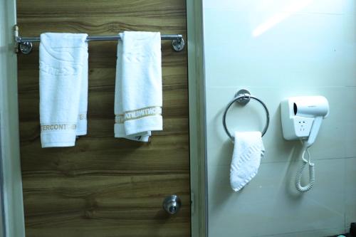  Hotel InterContinental Kabul -  Room  picture :   Minibar    Minibar    Bath                           