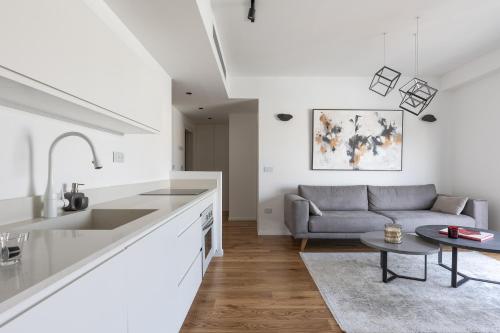 2 Bedrooms Best Location in Jaffa Yafo Near Jaffa Clock Tower