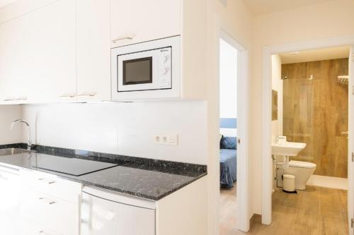 A bathroom at Apartamentos Herri Ondo REFUGIO CLIMATICO