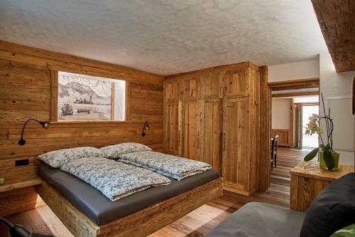 Postel nebo postele na pokoji v ubytování Keramikhaus Gmunden
