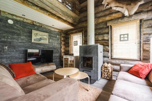 Μια τηλεόραση ή/και κέντρο ψυχαγωγίας στο Holiday In Lapland - Riekkopolku 2 B