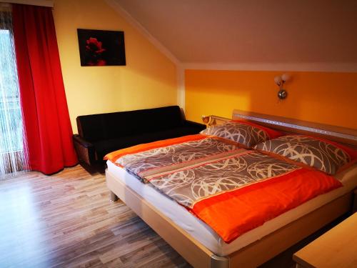 Voodi või voodid majutusasutuse Ferienwohnung Haus Pirkebner toas