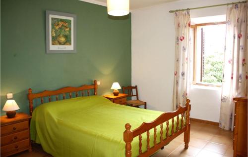 Postel nebo postele na pokoji v ubytování Nice Home In Algaida With House A Mountain View